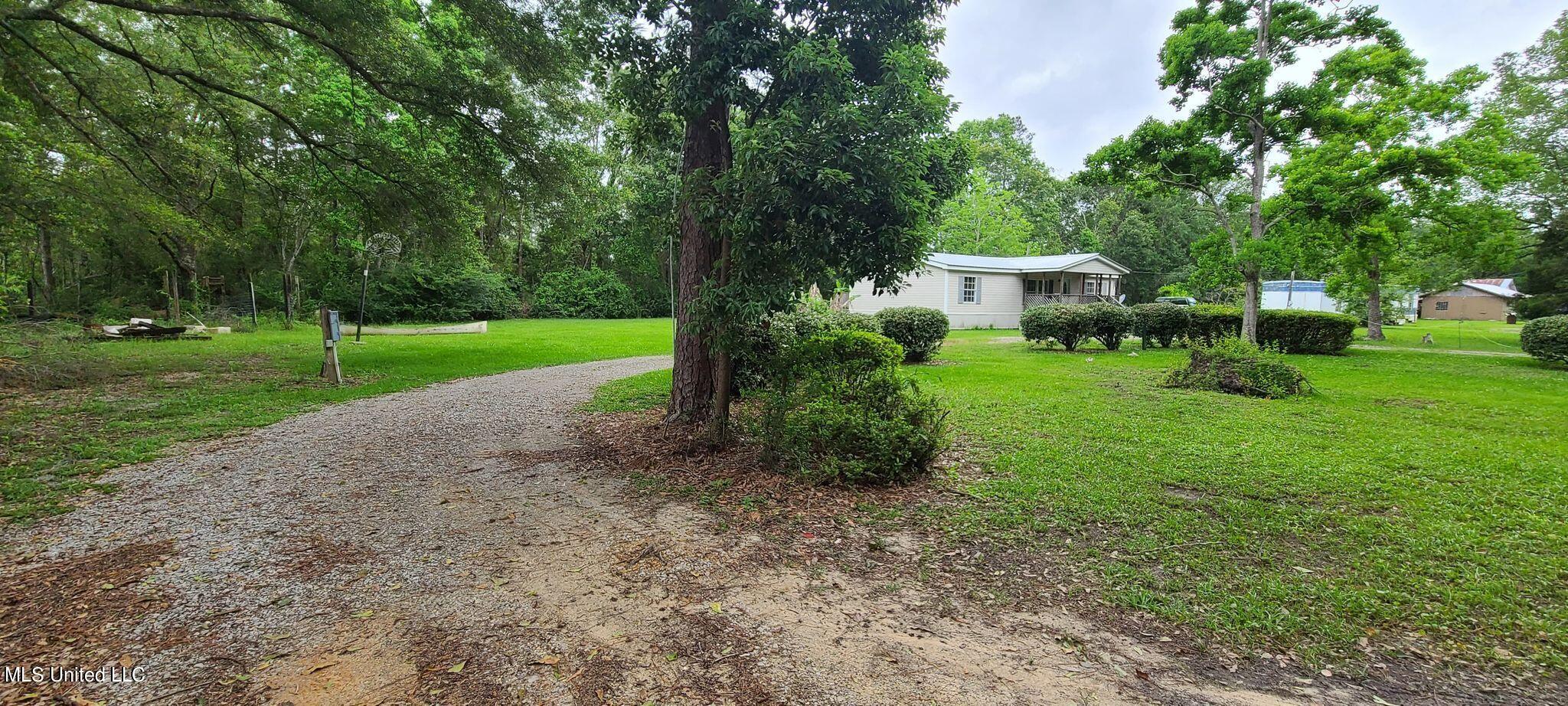 13623 John Clark Road Gulfport, MS 39503 - Photo 7 of 11 190135247_1643890449151956_3907123427134