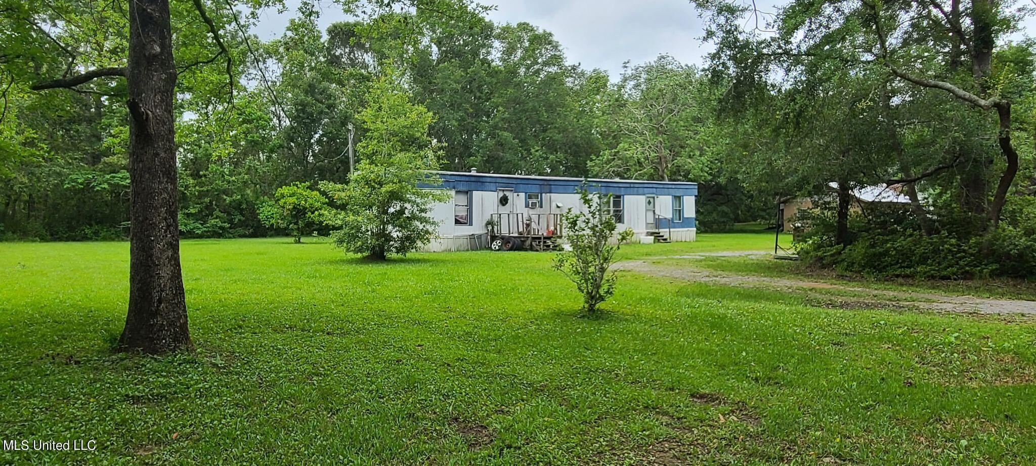 13623 John Clark Road Gulfport, MS 39503 - Photo 8 of 11 188556335_3954373124645610_1963051248268