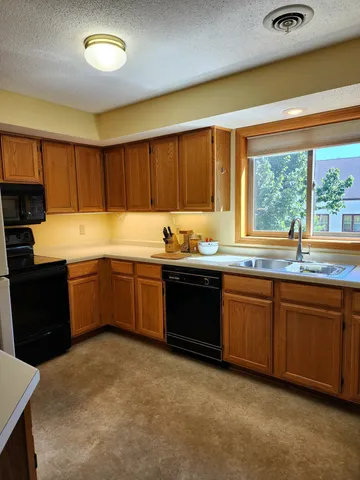 $155,000 | 520 5th Street Southwest, Unit 219, Willmar, MN 56201