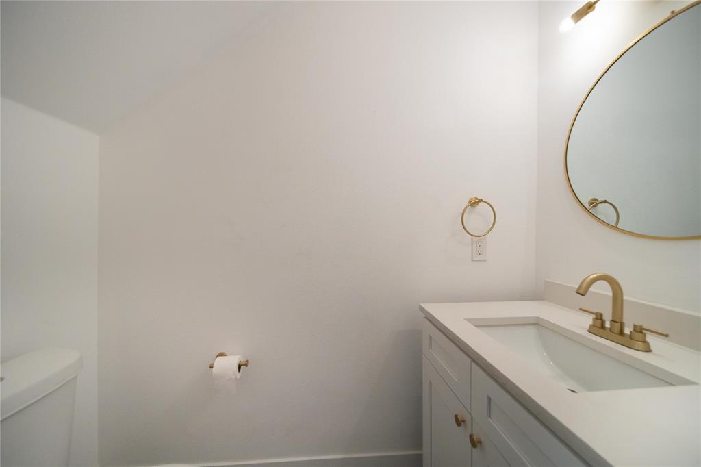 2814 Chicago Street Dallas, TX 75212 - Photo 3 of 31