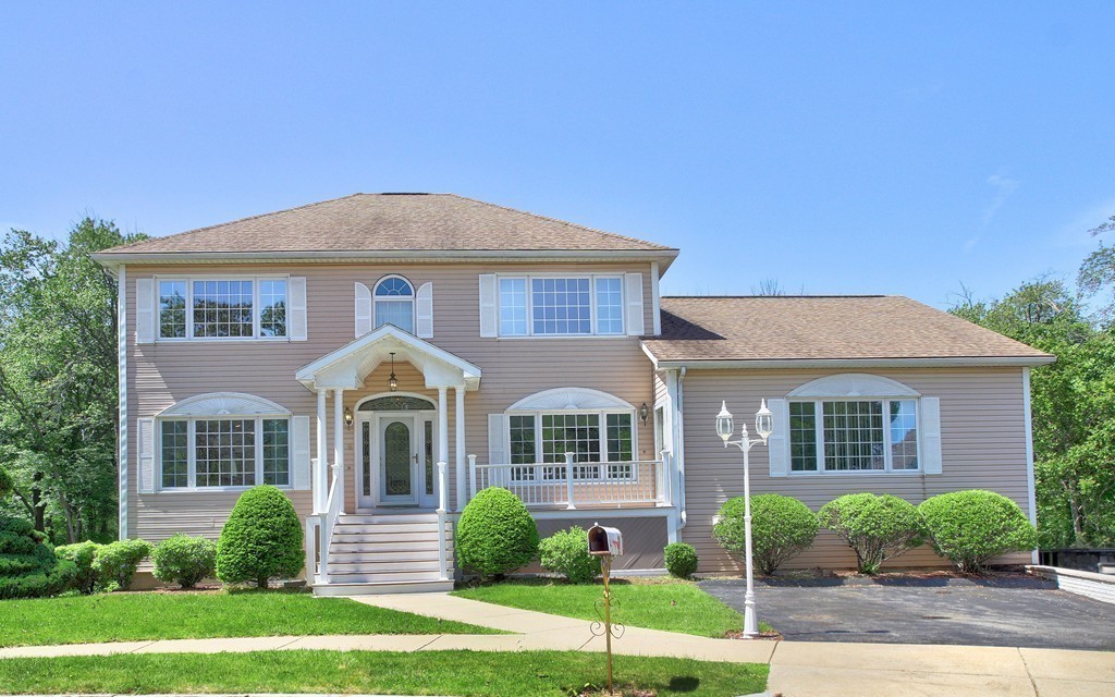 9 Sullivan Circle Stoneham, MA 02180 - Photo 15 of 16