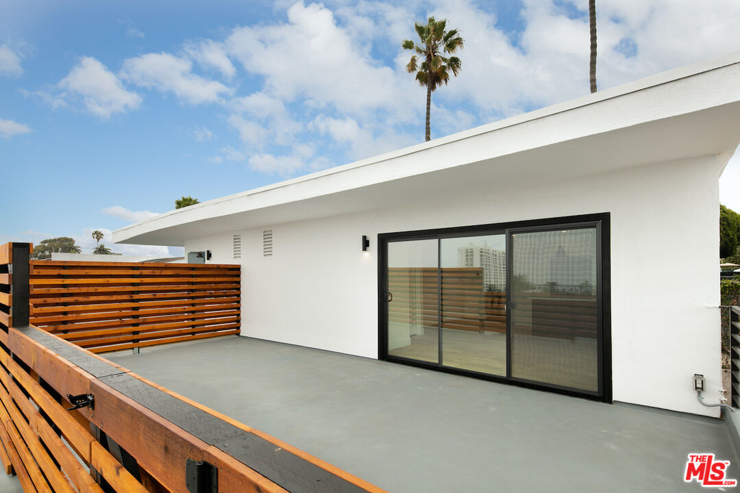 2811 3rd Street, Unit 10 Santa Monica, CA 90405 - Photo 5 of 14