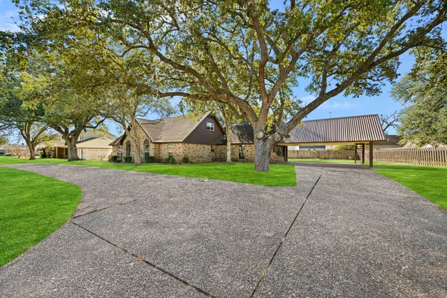 $315,000 | 1412 Briar Lane, Wharton, TX 77488