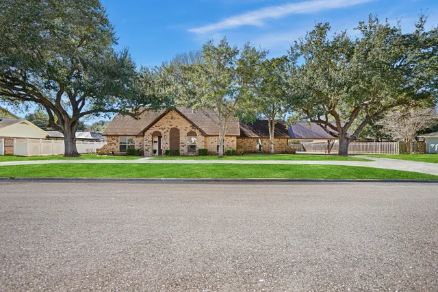 $315,000 | 1412 Briar Lane, Wharton, TX 77488