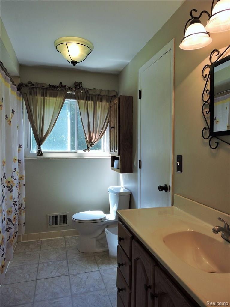 7731 South Eston Road Clarkston, MI 48348 - Photo 23 of 25 DSCN7956 (2) (1).JPG