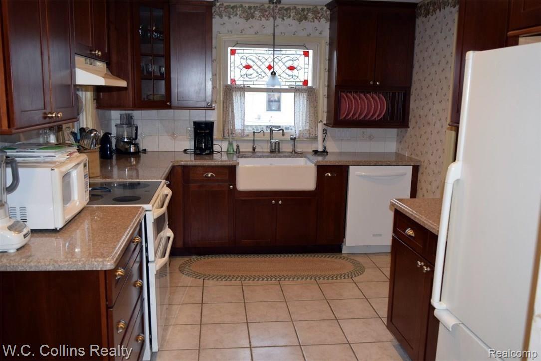 338 North Bailey Street Romeo, MI 48065 - Photo 16 of 35 kitchen4 (Medium).jpg
