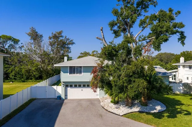 $699,000 | 5500 Venetian Boulevard Northeast, St. Petersburg, FL 33703