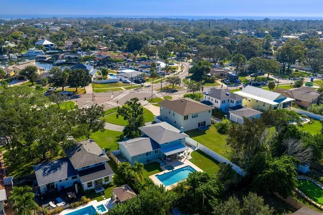 $699,000 | 5500 Venetian Boulevard Northeast, St. Petersburg, FL 33703