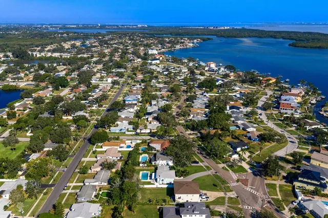 $699,000 | 5500 Venetian Boulevard Northeast, St. Petersburg, FL 33703