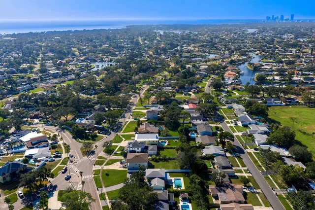 $699,000 | 5500 Venetian Boulevard Northeast, St. Petersburg, FL 33703