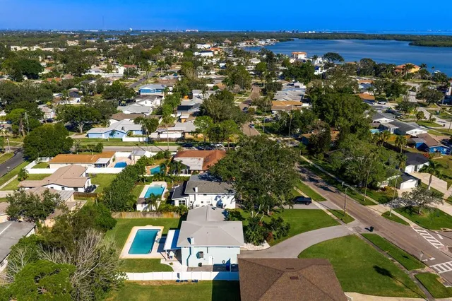 $699,000 | 5500 Venetian Boulevard Northeast, St. Petersburg, FL 33703