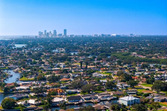 $699,000 | 5500 Venetian Boulevard Northeast, St. Petersburg, FL 33703