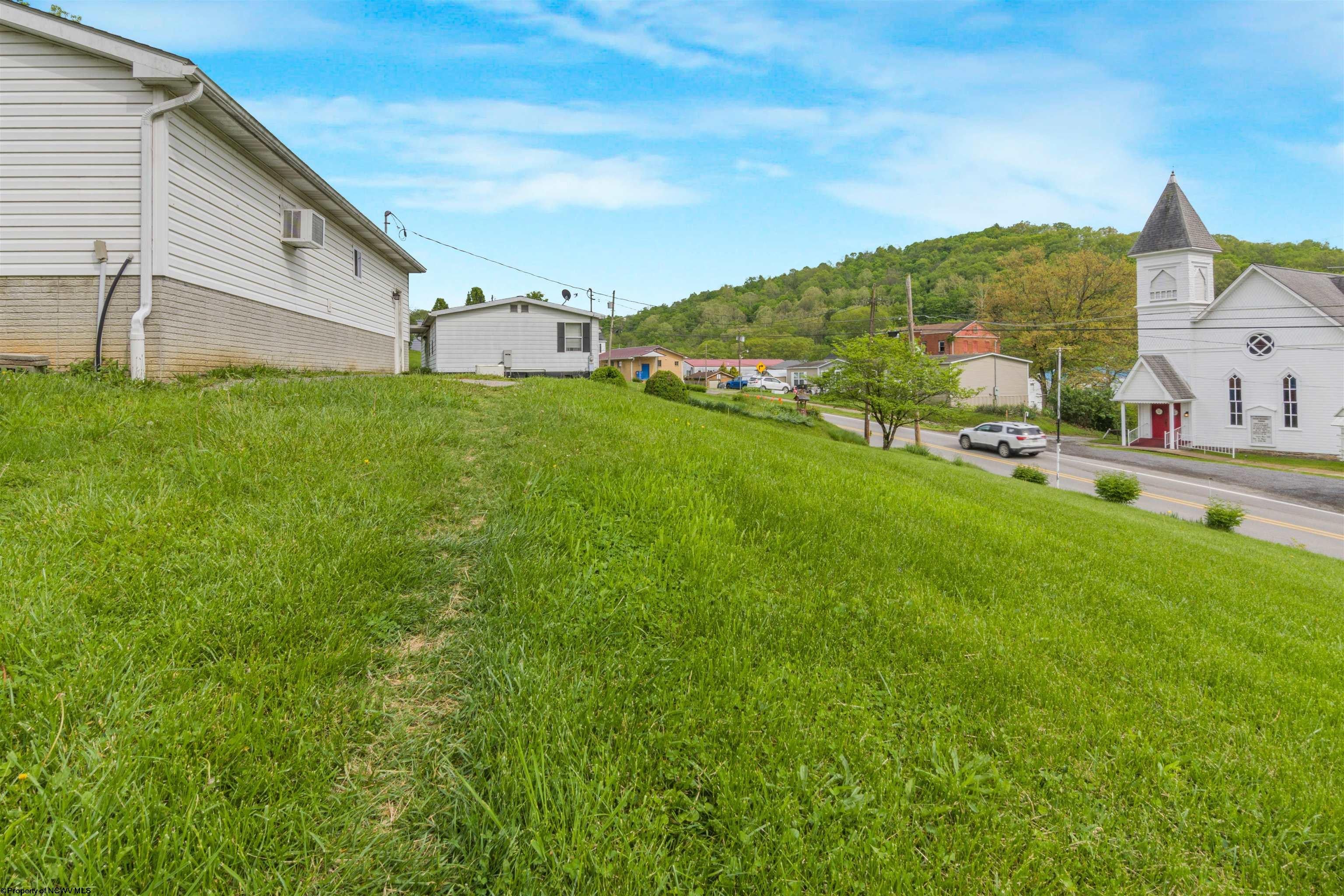 23 Daybrook Road Blacksville, WV 26521 - Photo 4 of 38 Gallery Image 4