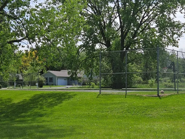 $1,700 | 226 Platte Drive, Dixon, IL 61021