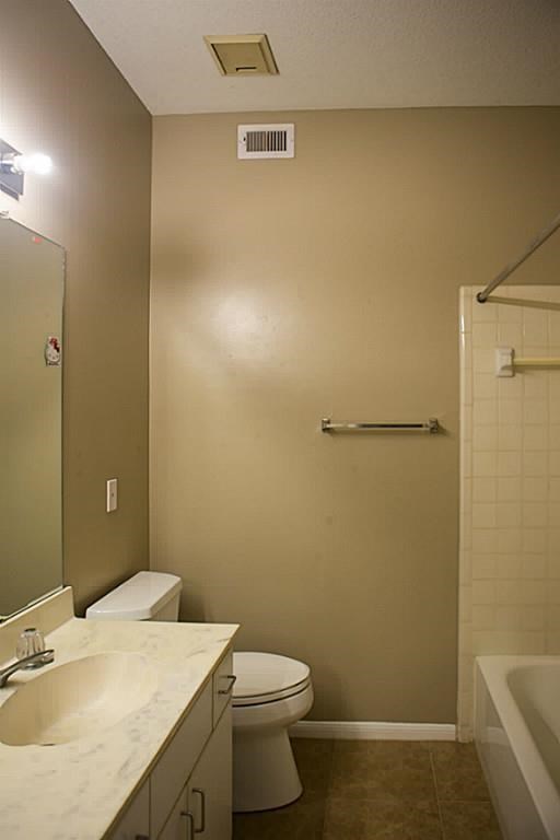6000 Reims Road, Unit 3403 Houston, TX 77036 - Photo 16 of 17 Master bathroom