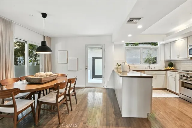 $2,200,000 | 2203 3rd Street, Unit 1, Santa Monica, CA 90405