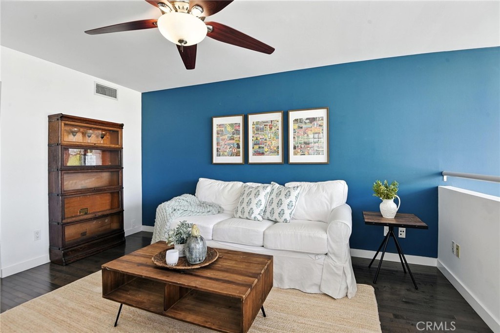 2203 3rd Street, Unit 1 Santa Monica, CA 90405 - Photo 18 of 46 a living room with furniture