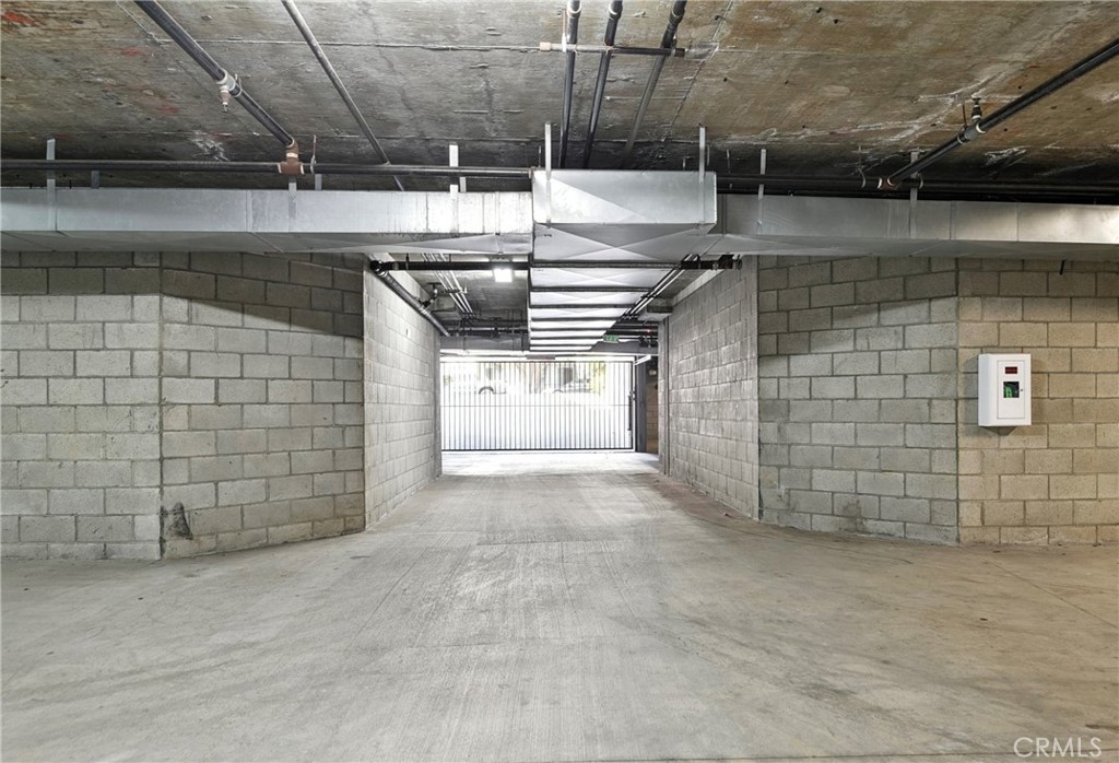 2203 3rd Street, Unit 1 Santa Monica, CA 90405 - Photo 40 of 46 a view of a water heater room