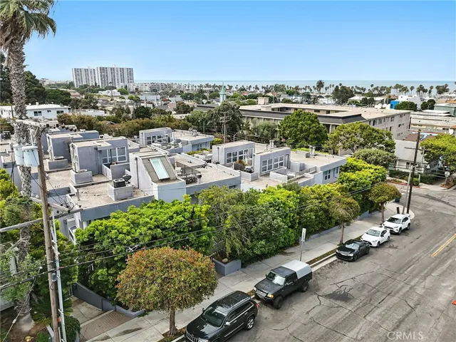 $2,200,000 | 2203 3rd Street, Unit 1, Santa Monica, CA 90405