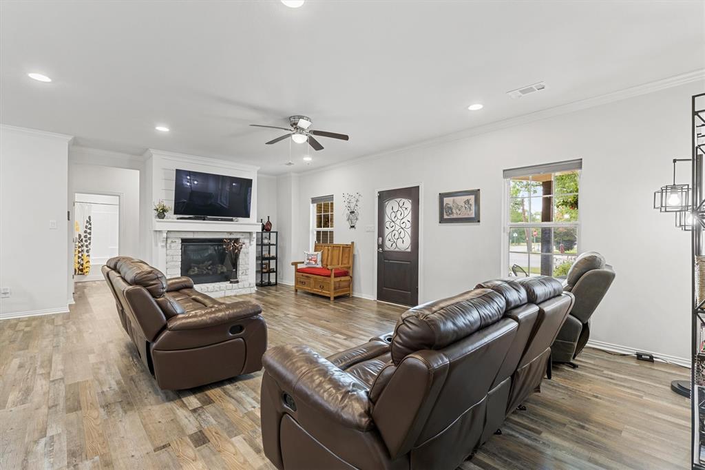 327 Walnut Street Terrell, TX 75160 - Photo 5 of 32