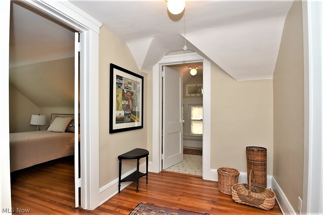 2869 Scarborough Road Cleveland, OH 44118 - Photo 21 of 25 3rd floor landing