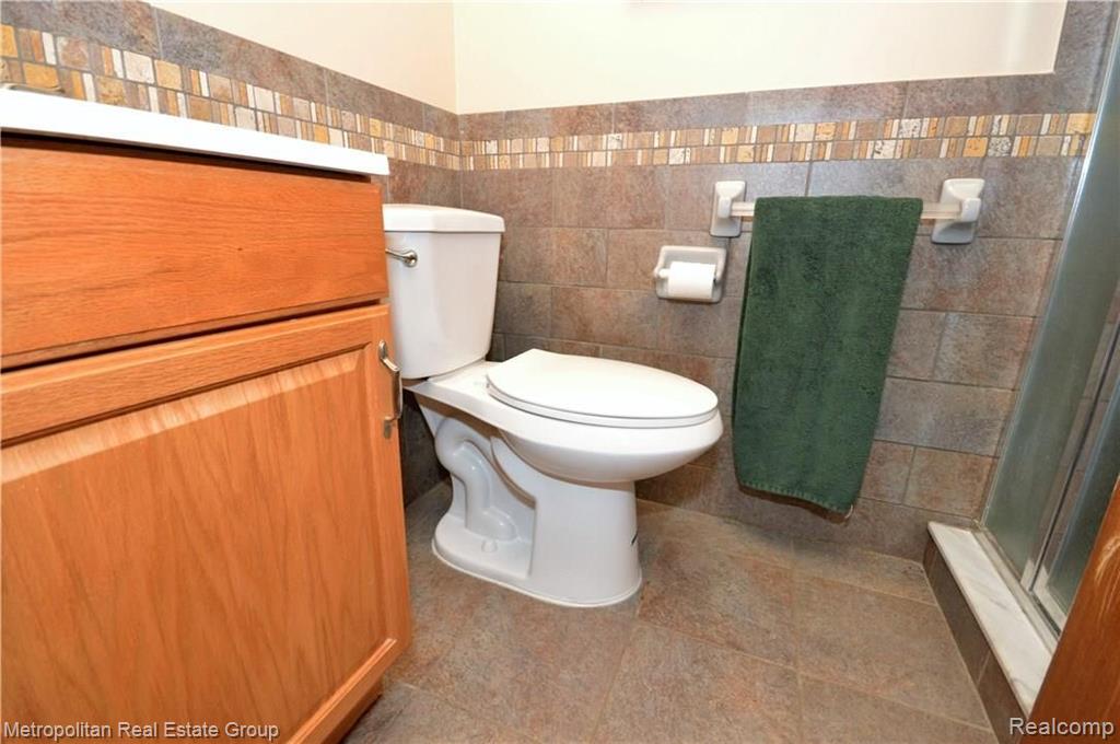 20 Perrydale Street Rochester Hills, MI 48306 - Photo 9 of 27