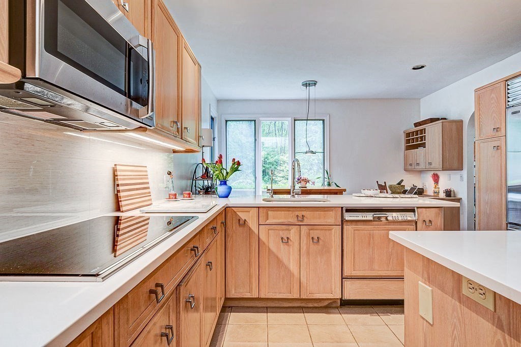 234 Belknap Road Framingham, MA 01701 - Photo 13 of 40 Gallery Image 13