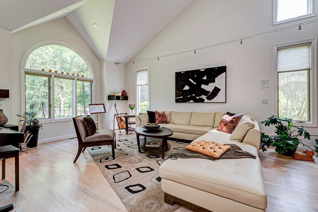 234 Belknap Road Framingham, MA 01701 - Photo 7 of 40 Gallery Image 7
