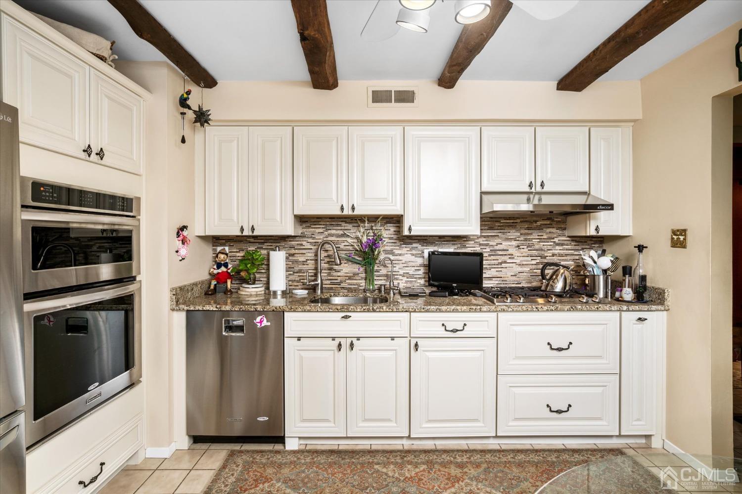 18 Hunt Road Somerset, NJ 08873 - Photo 8 of 29