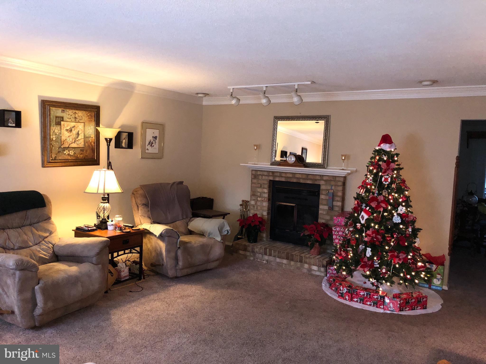 902 Fall Ridge Way Gambrills, MD 21054 - Photo 5 of 28 Living Room