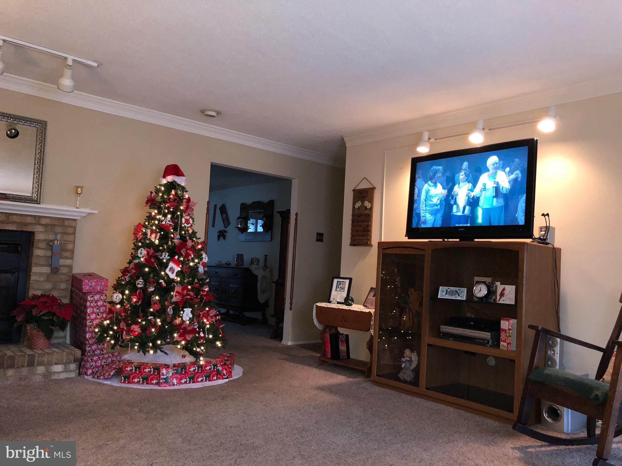 902 Fall Ridge Way Gambrills, MD 21054 - Photo 8 of 28 Living Room