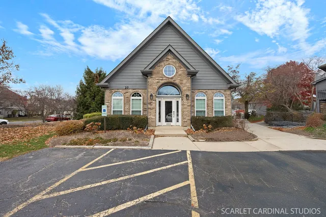 $215,000 | 35 Foxcroft Road, Unit 123, Naperville, IL 60565