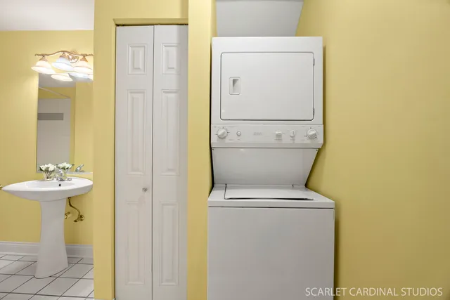 $215,000 | 35 Foxcroft Road, Unit 123, Naperville, IL 60565