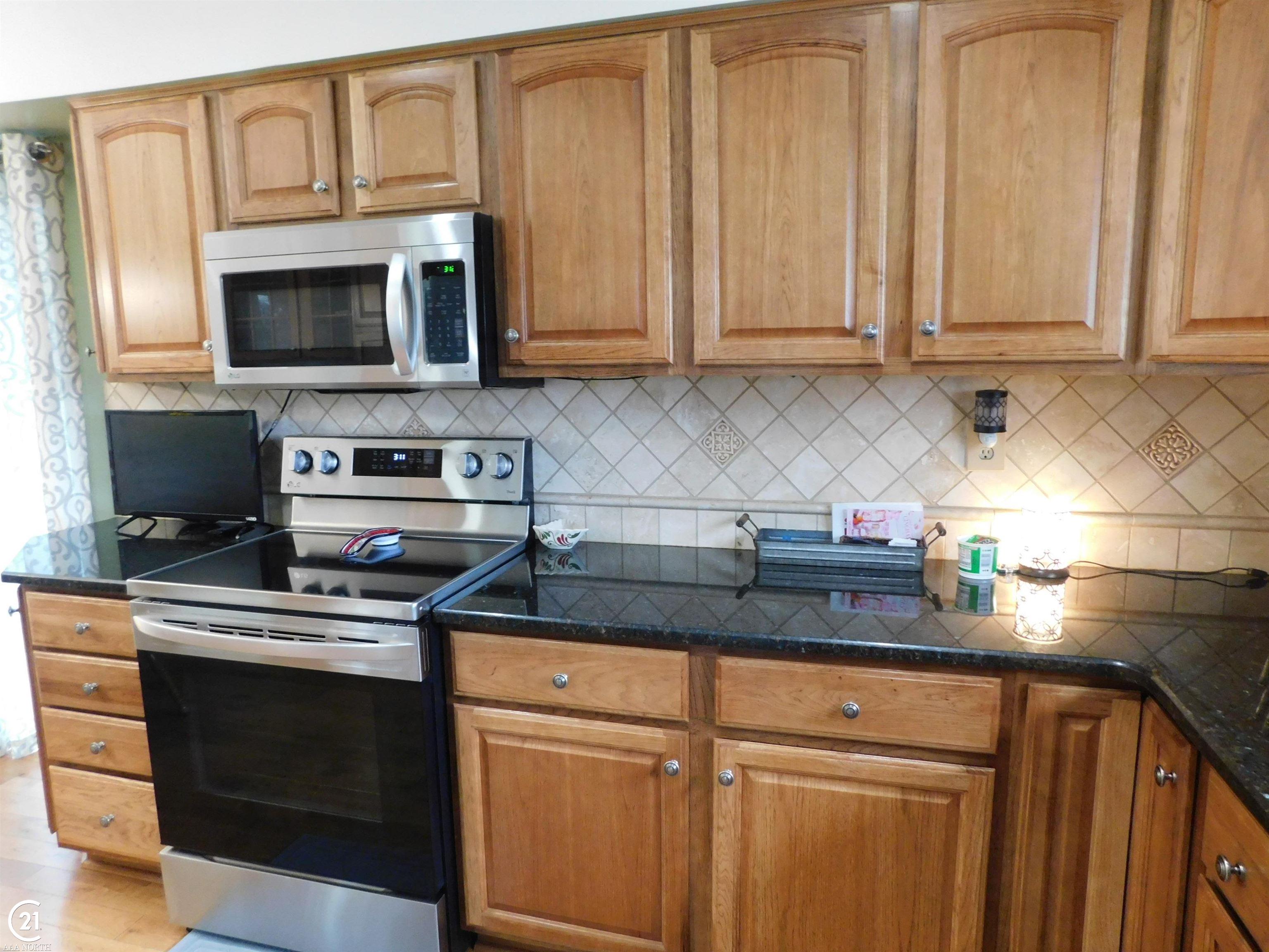5030 Cochrane Road Almont, MI 48003 - Photo 8 of 36