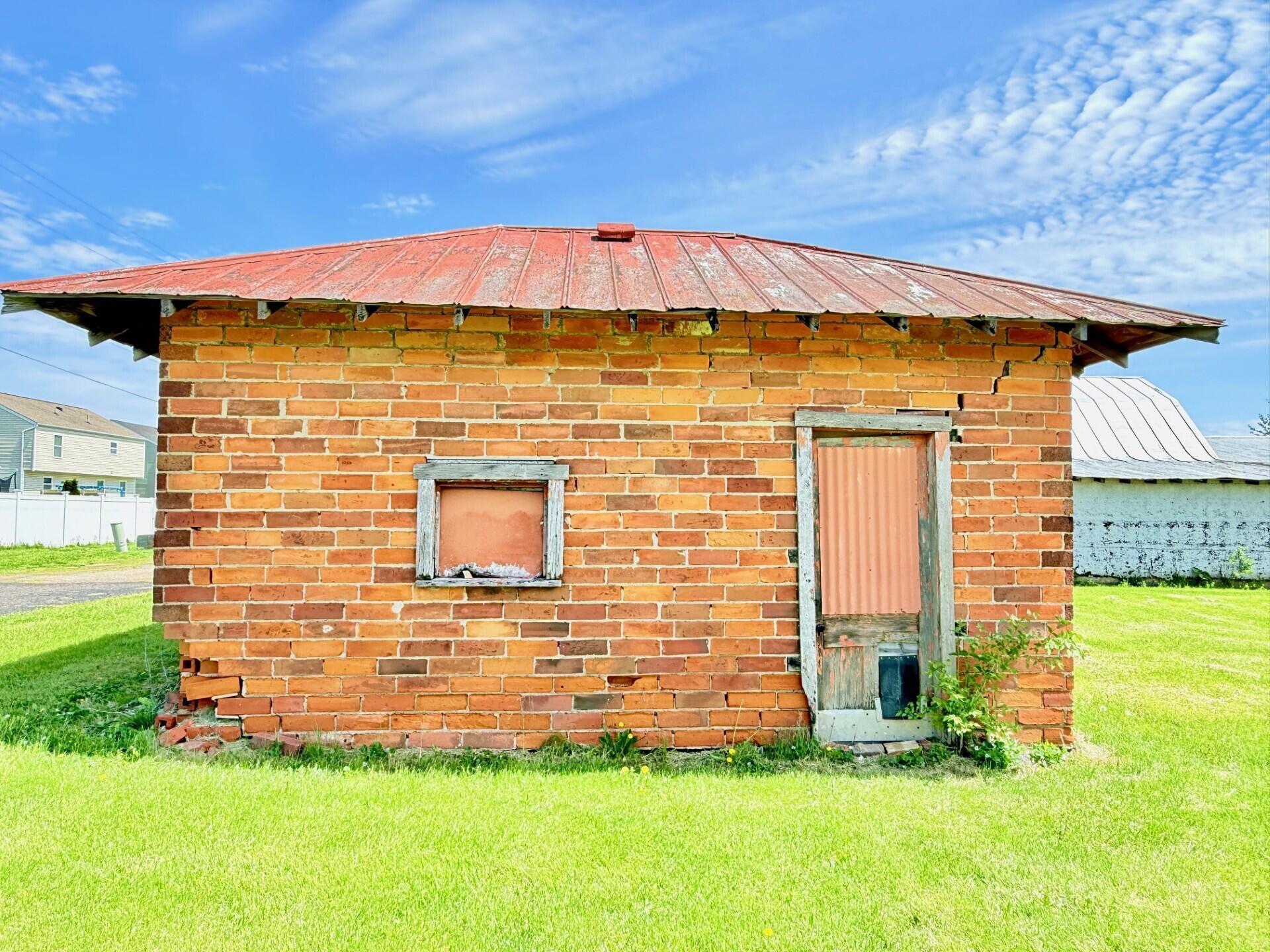 15825 State Rte 207 Mount Sterling, OH 43143 - Photo 42 of 47 Has great-looking bricks!