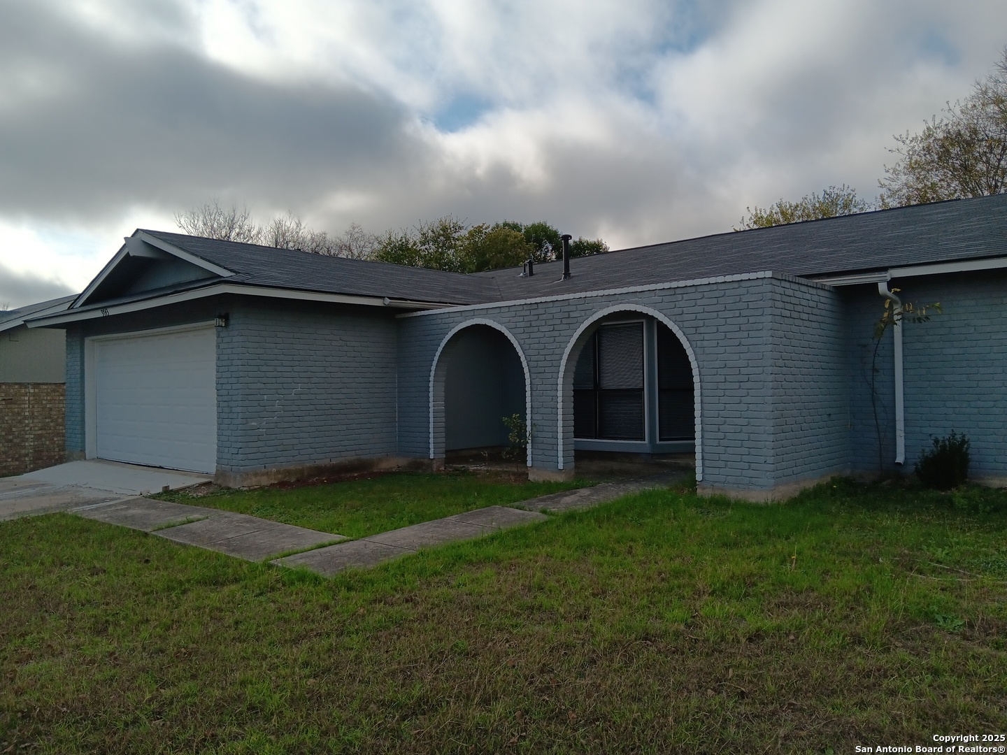 9743 Cylburn Converse, TX 78109 - Photo 3 of 25