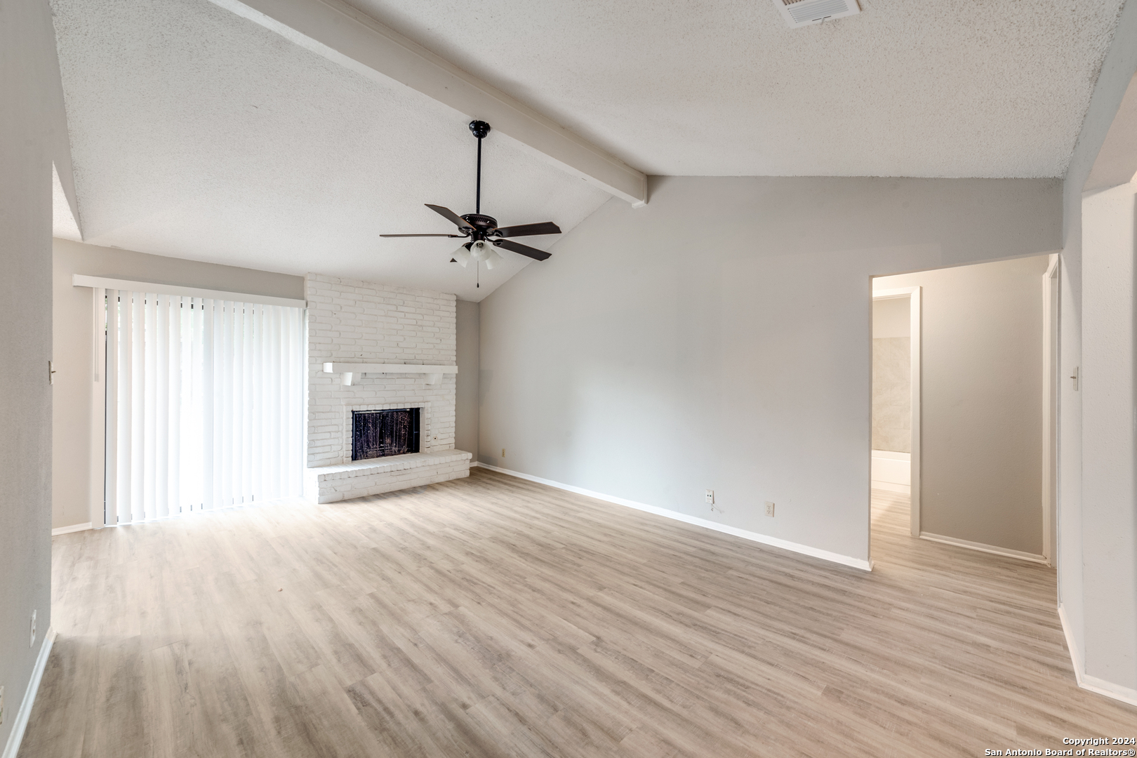 9743 Cylburn Converse, TX 78109 - Photo 7 of 25