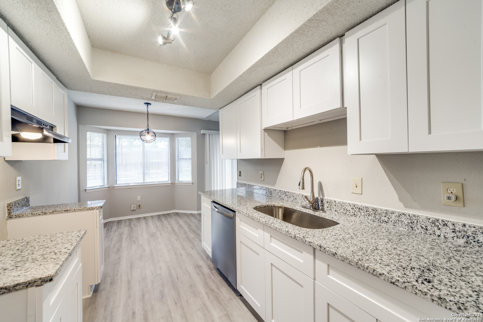 9743 Cylburn Converse, TX 78109 - Photo 9 of 25