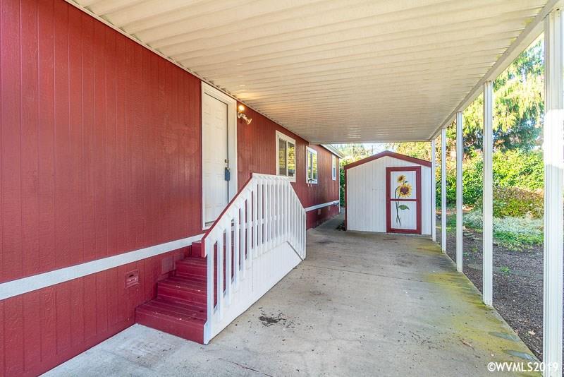 775 Hoffman Road Northeast, Unit 4 Salem, OR 97301 - Photo 6 of 23 a view of entryway