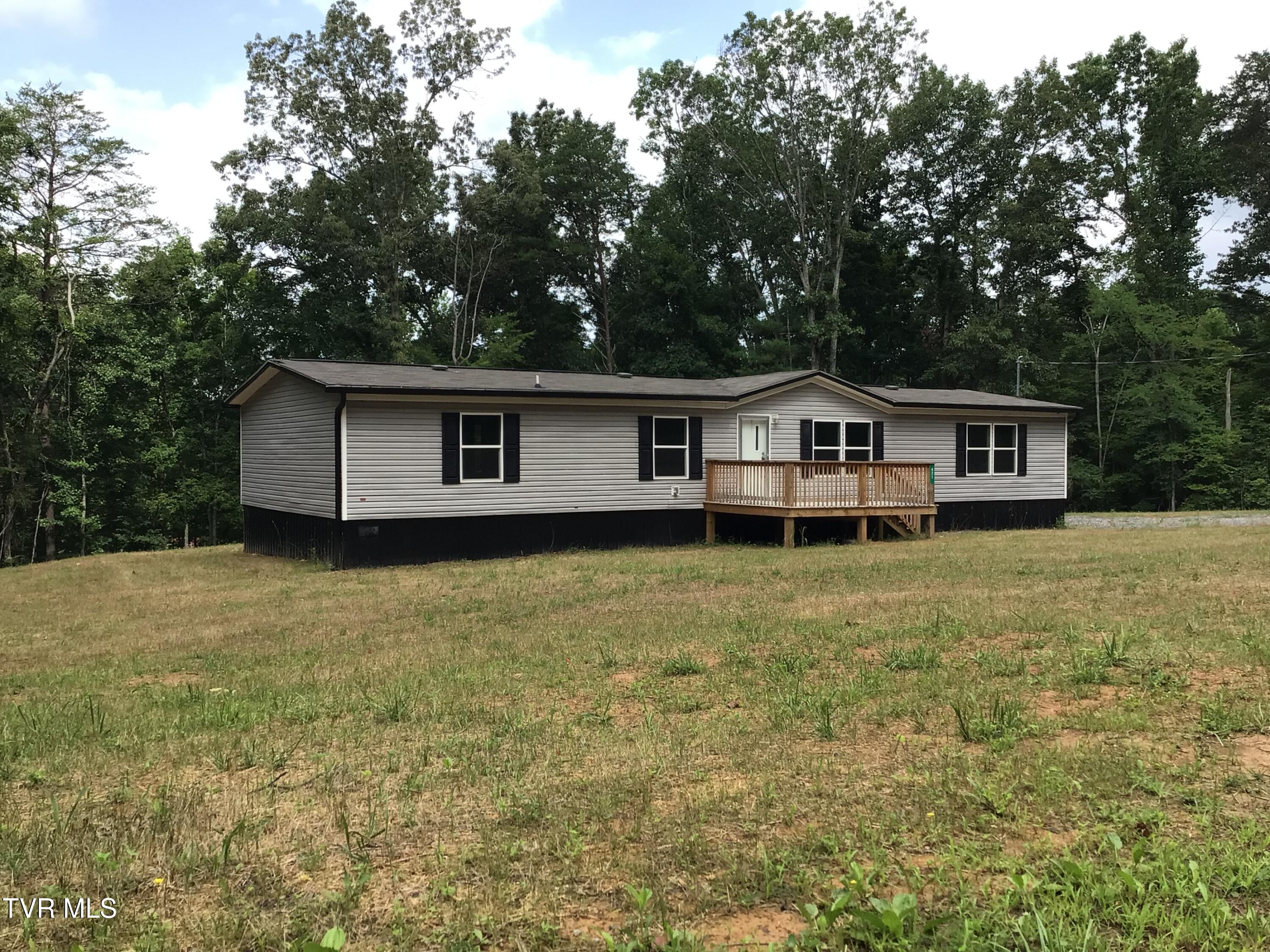 421 Dog Walk Road Greeneville, TN 37745 - Photo 2 of 30 IMG_6563