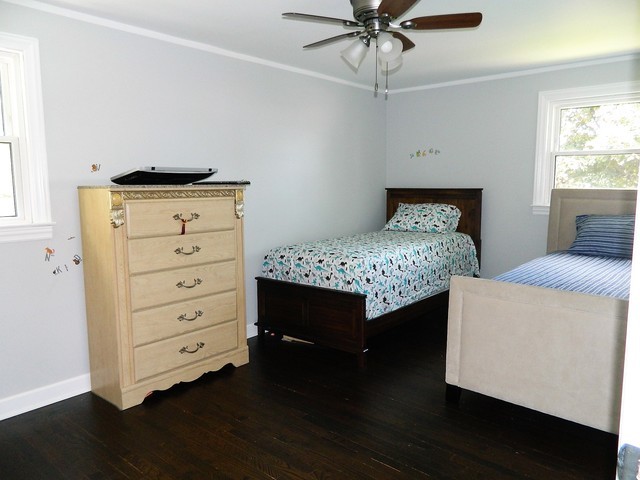 15210 Ridgeway Avenue Midlothian, IL 60445 - Photo 13 of 19 a bedroom with a bed and a dresser
