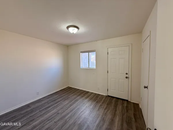 $2,500 | 44411 Kingtree Avenue, Lancaster, CA 93534