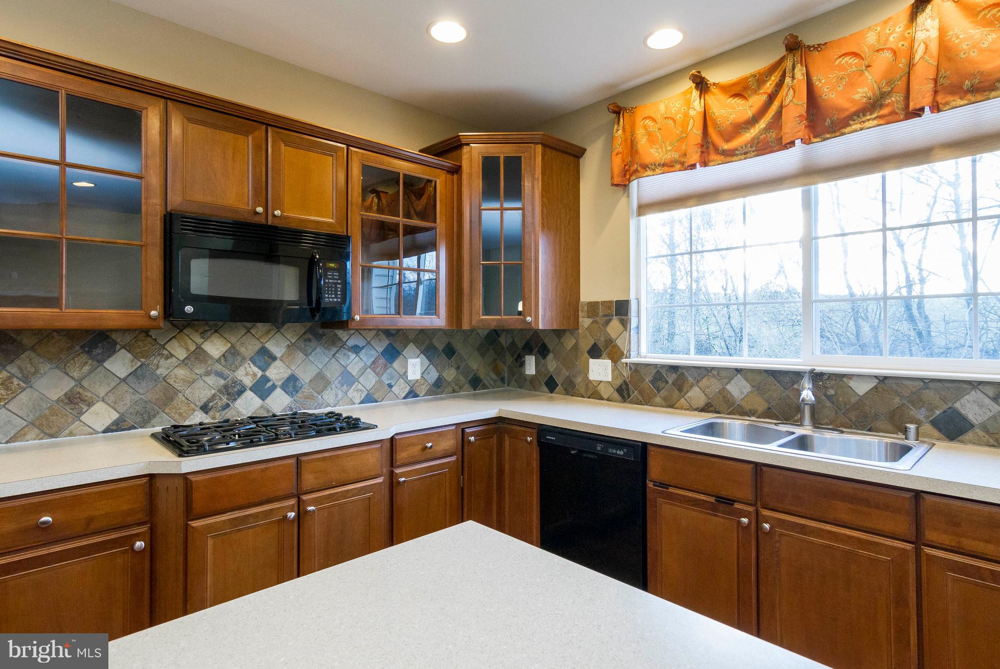 817 Kingsbrook Road Culpeper, VA 22701 - Photo 15 of 38 Gas Cooktop and Double Wall Oven