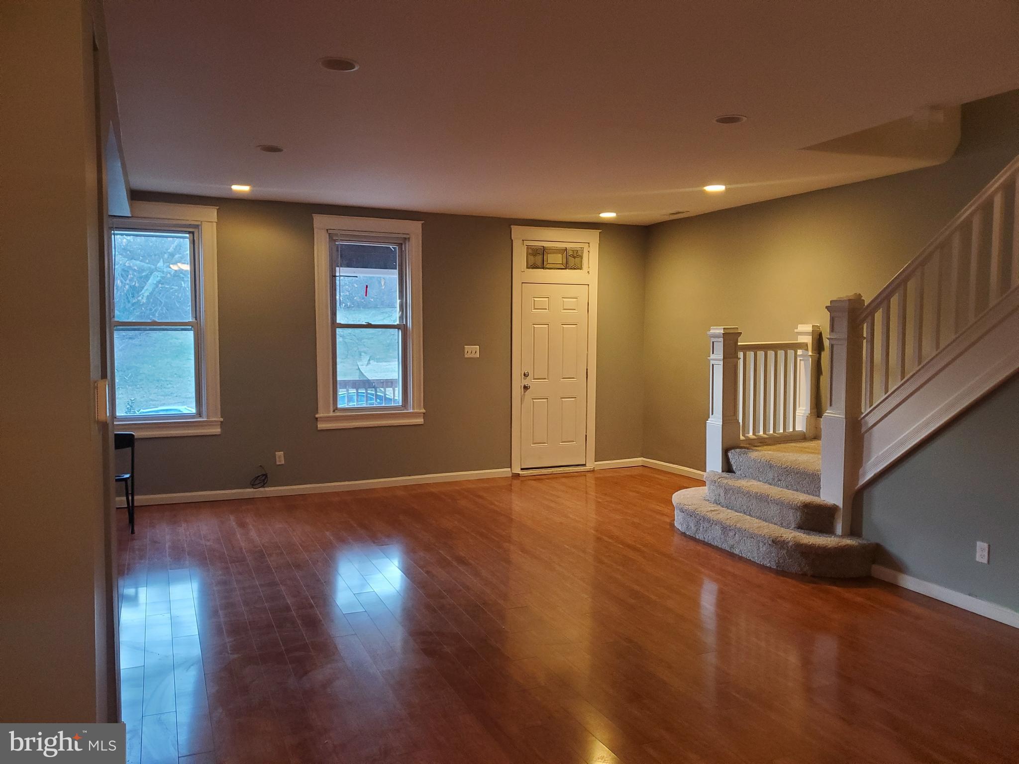 15 South Wickham Road Baltimore, MD 21229 - Photo 1 of 20 Gallery Image 1