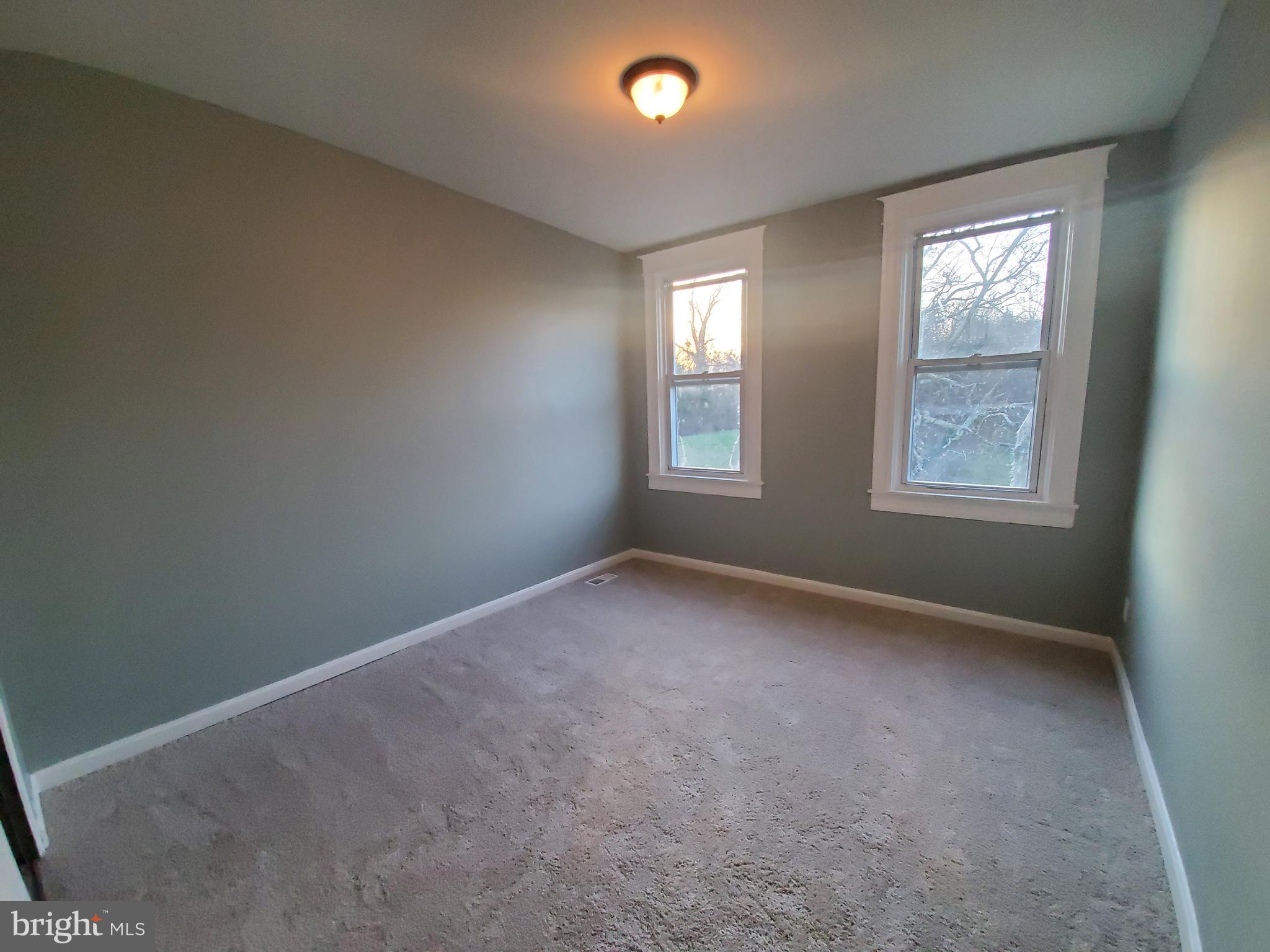 15 South Wickham Road Baltimore, MD 21229 - Photo 11 of 20 Gallery Image 11