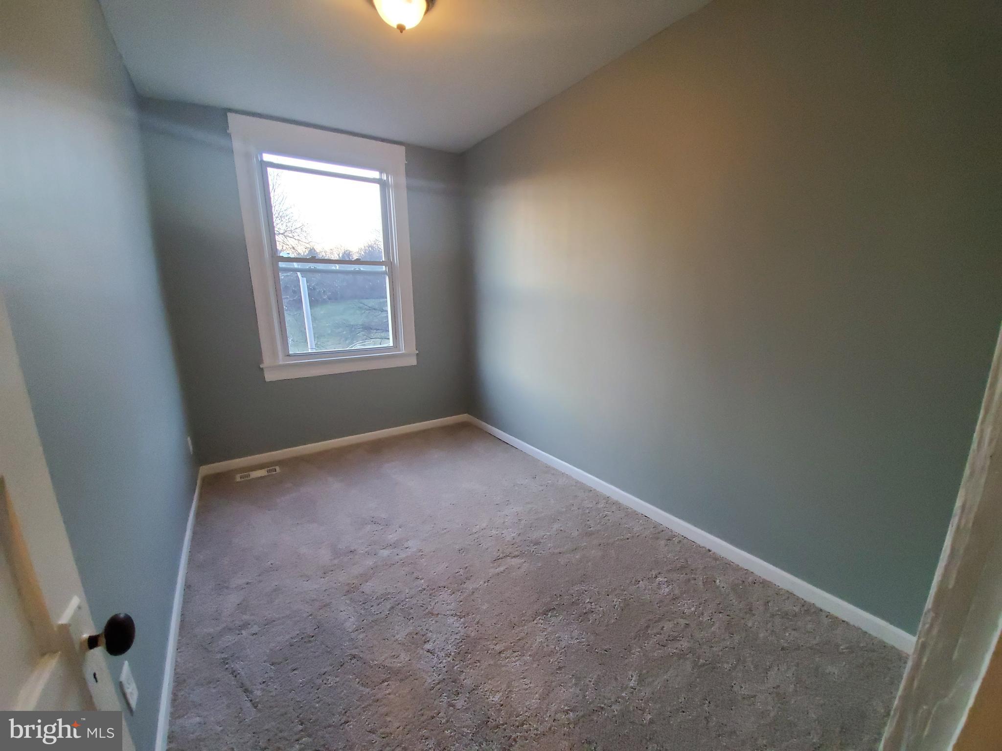 15 South Wickham Road Baltimore, MD 21229 - Photo 12 of 20 Gallery Image 12