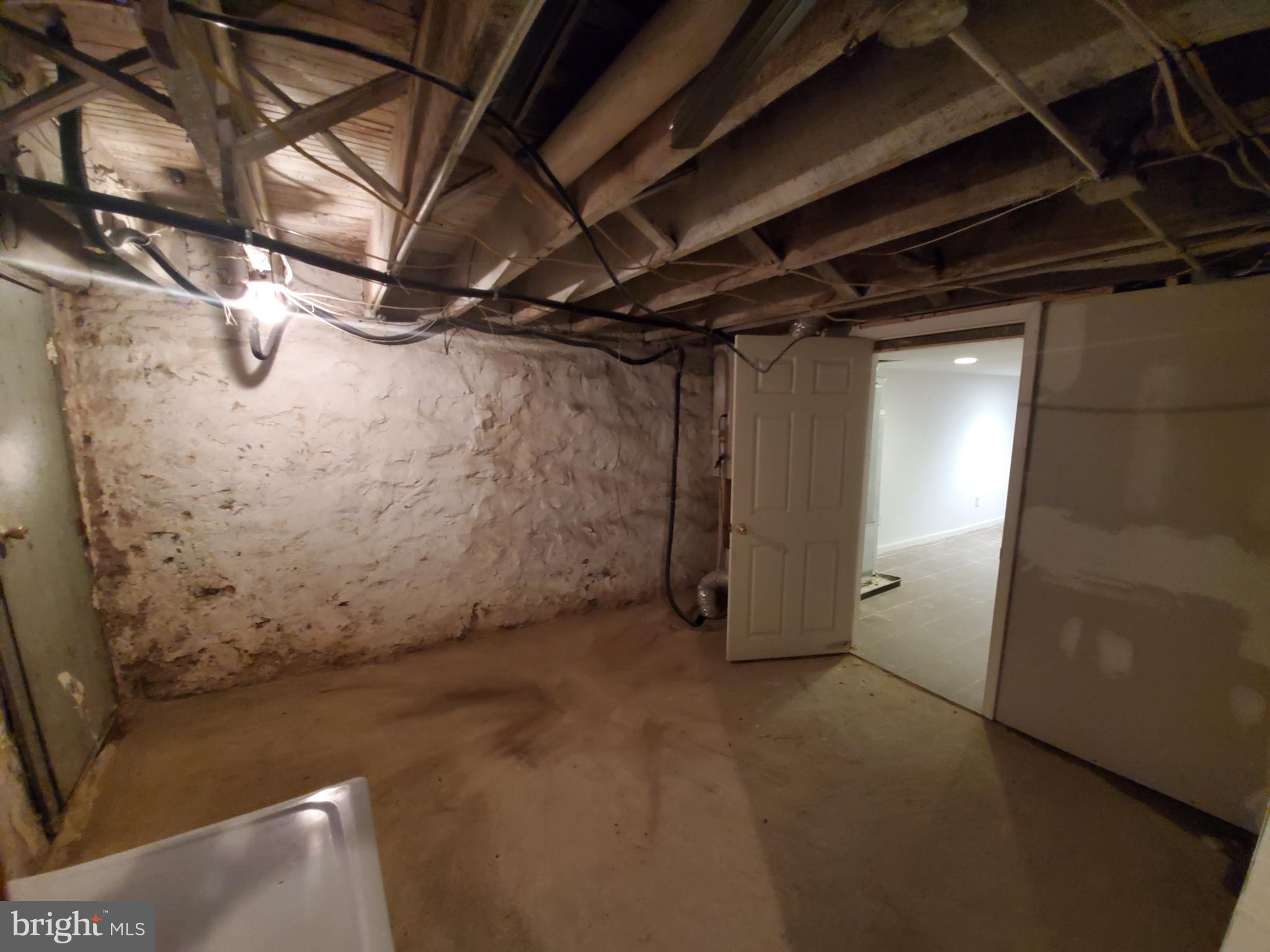 15 South Wickham Road Baltimore, MD 21229 - Photo 20 of 20 Gallery Image 20