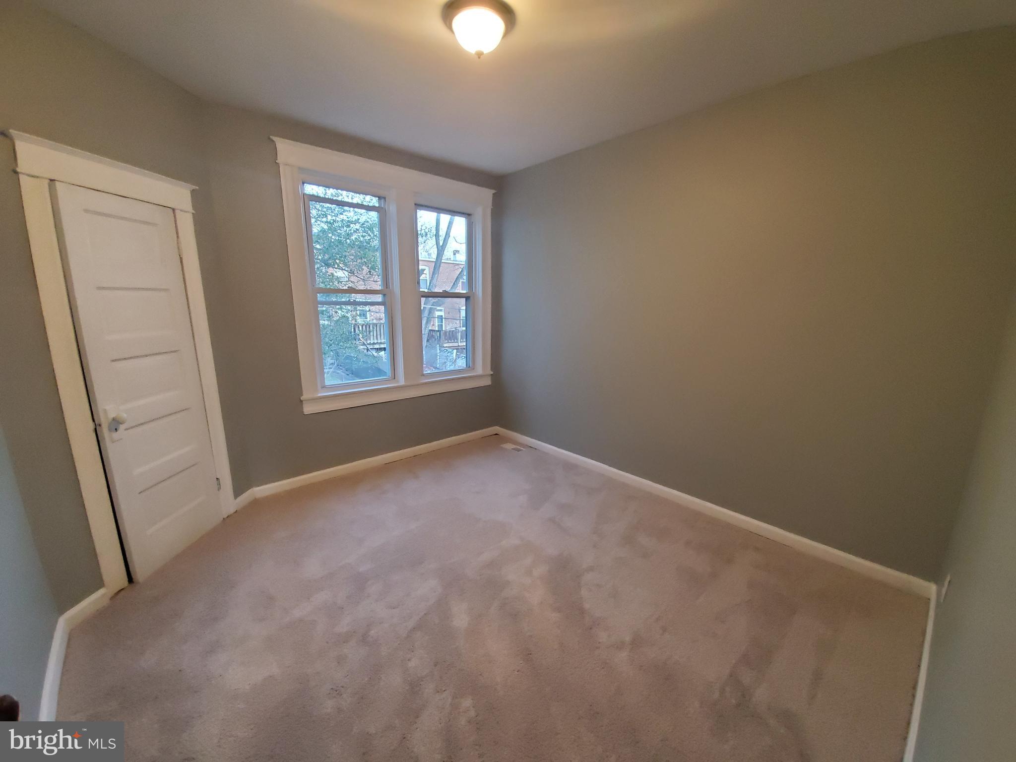 15 South Wickham Road Baltimore, MD 21229 - Photo 10 of 20 Gallery Image 10