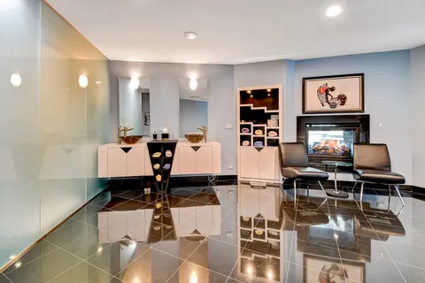 $2,300,000 | 9233 Falling Waters Drive West, Burr Ridge, IL 60527