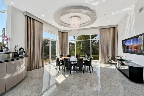 $2,300,000 | 9233 Falling Waters Drive West, Burr Ridge, IL 60527